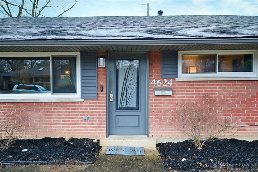 4624 Sunray Road Kettering, OH 45429 - Photo 2 of 37