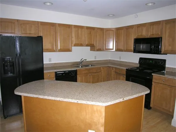 $2,695 | 3 Abbott Lane, Unit 6, Concord, MA 01742