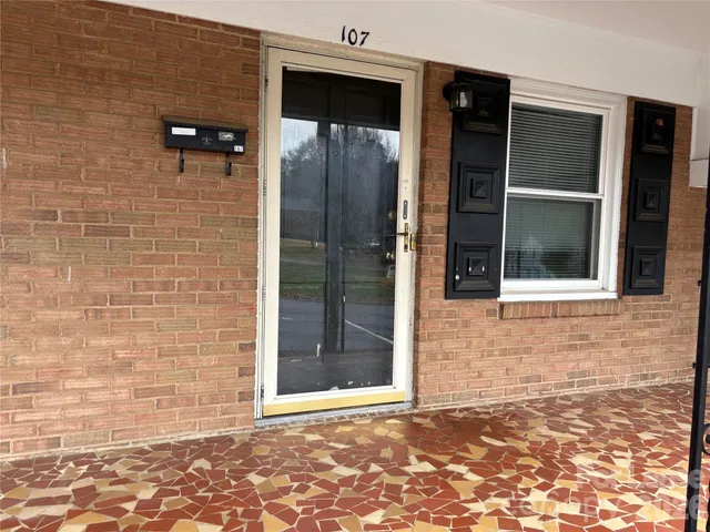 $950 | 107 Ferstl Avenue, Belmont, NC 28012