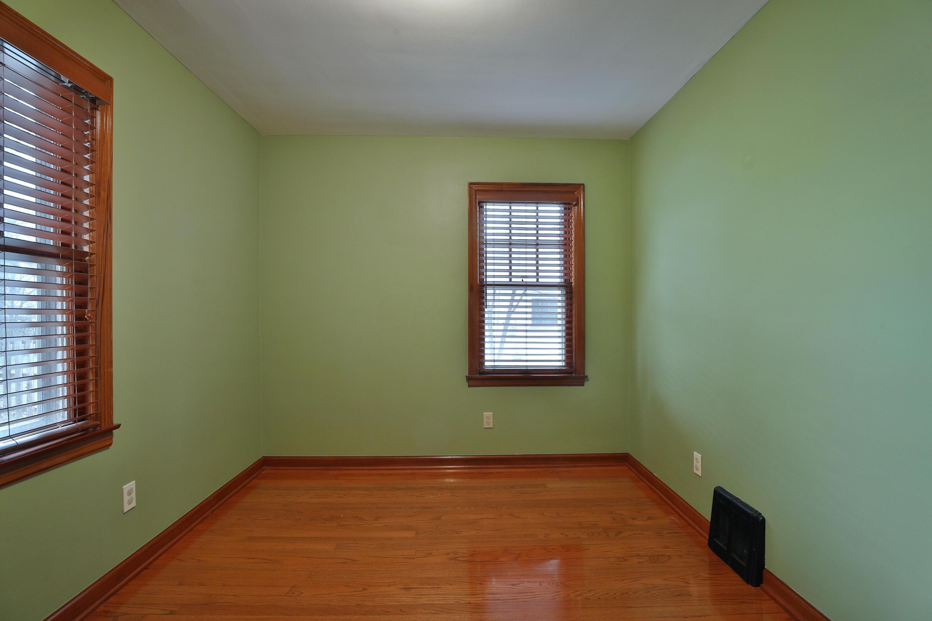 630 Garden Road Columbus, OH 43214 - Photo 22 of 41 Bedroom 3