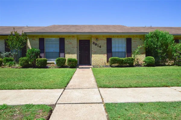 $154,900 | 6814 Marshall Pl Drive, Beaumont, TX 77706