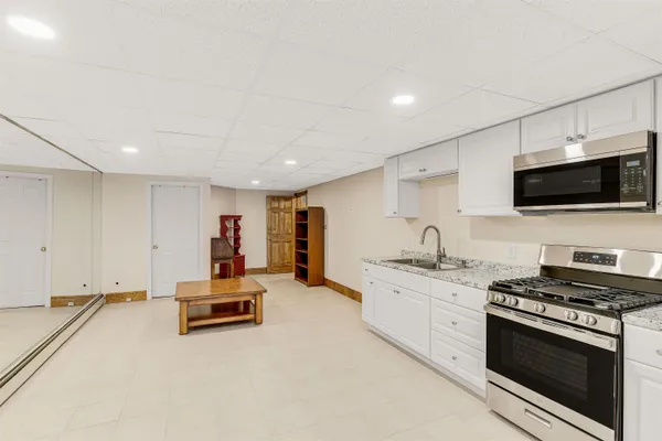 $2,100 | 19 Quimby Court, Danville, NH 03819