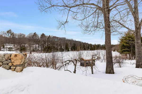 $2,100 | 19 Quimby Court, Danville, NH 03819