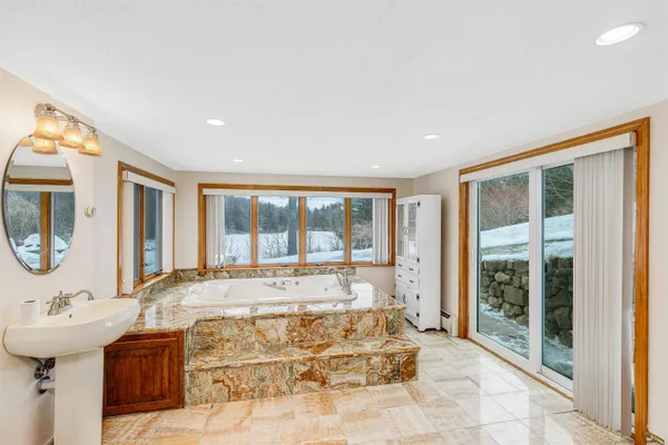 $2,100 | 19 Quimby Court, Danville, NH 03819