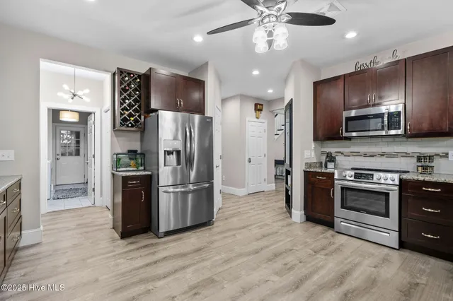 $688,000 | 198 Cedar Point Drive, Wallace, NC 28466