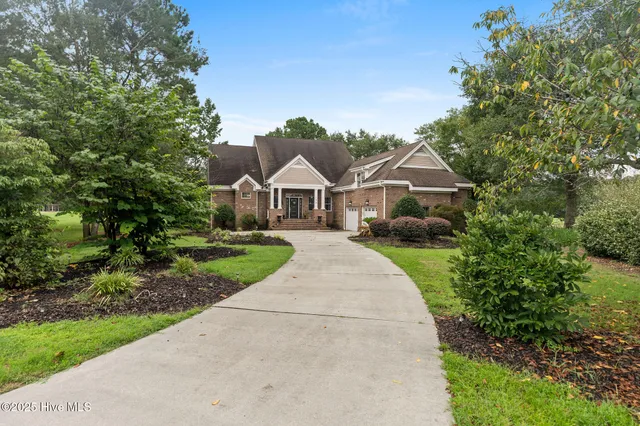 $688,000 | 198 Cedar Point Drive, Wallace, NC 28466