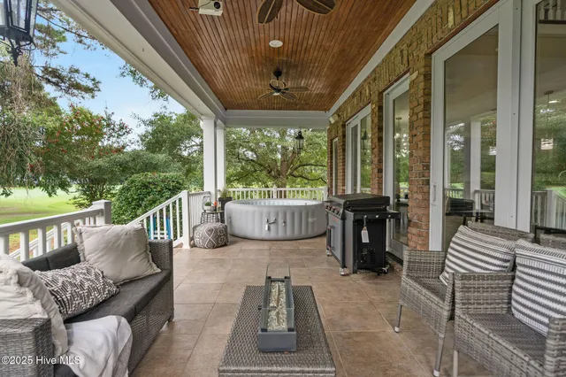 $688,000 | 198 Cedar Point Drive, Wallace, NC 28466