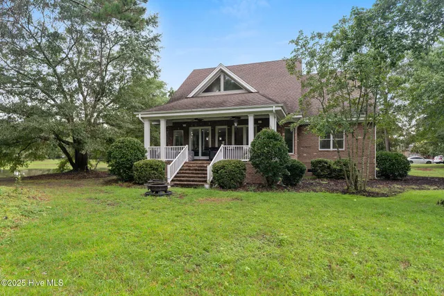 $688,000 | 198 Cedar Point Drive, Wallace, NC 28466
