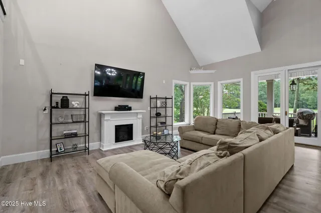 $688,000 | 198 Cedar Point Drive, Wallace, NC 28466