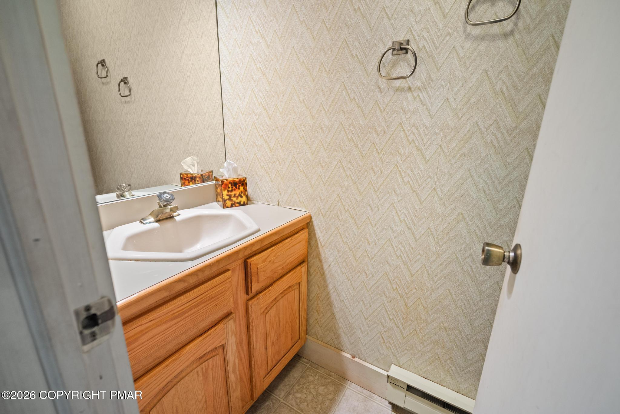 525 Rondaxe Lane Pocono Pines, PA 18350 - Photo 14 of 33 Half Bath