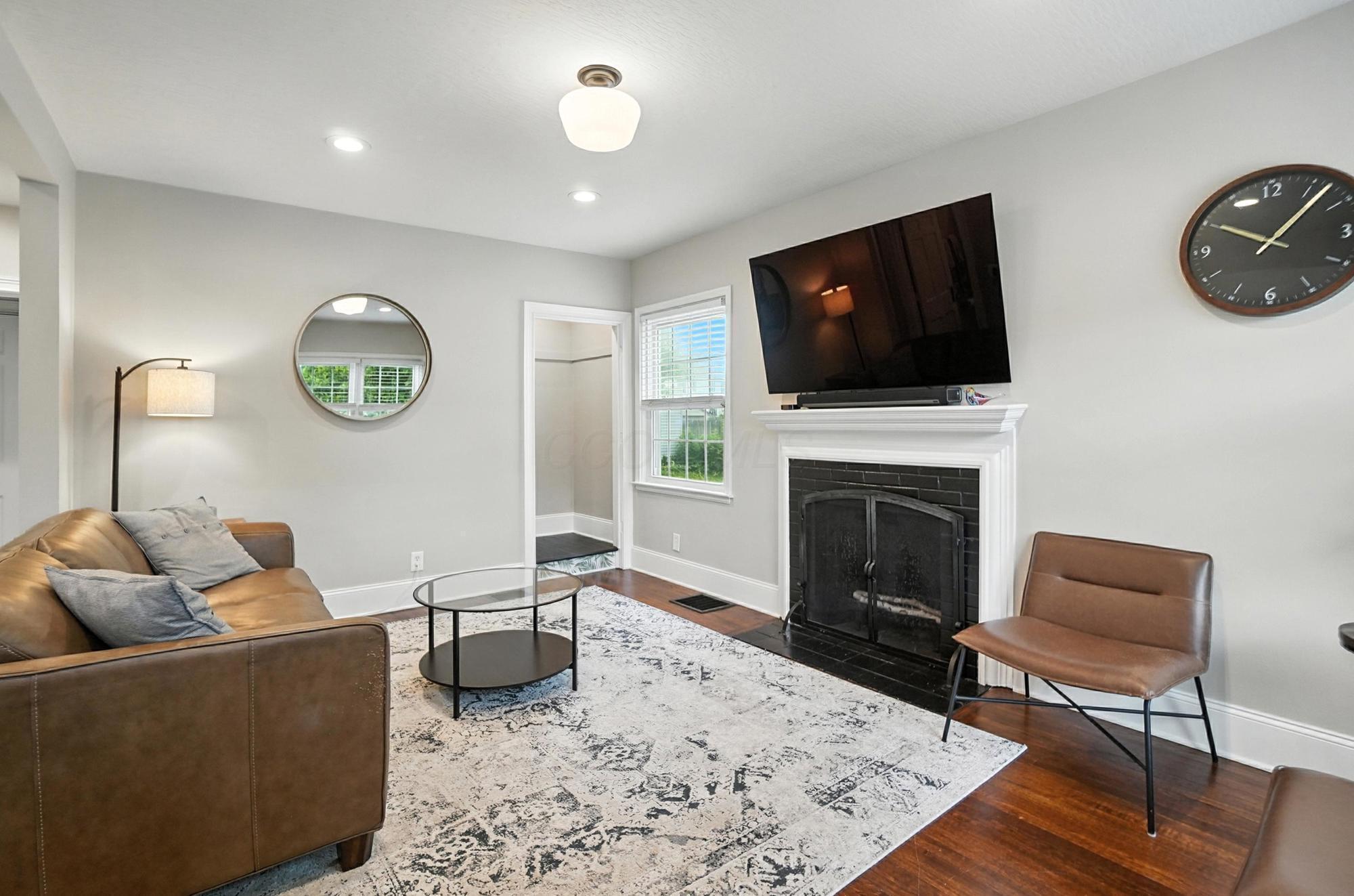 867 Gladden Road Columbus, OH 43212 - Photo 5 of 35 006