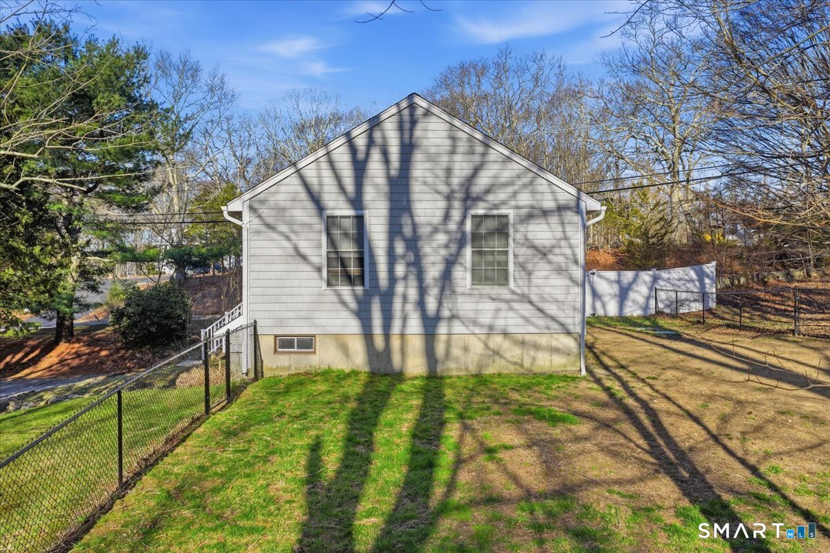 1920 Center Groton Road Ledyard, CT 06339 - Photo 5 of 36