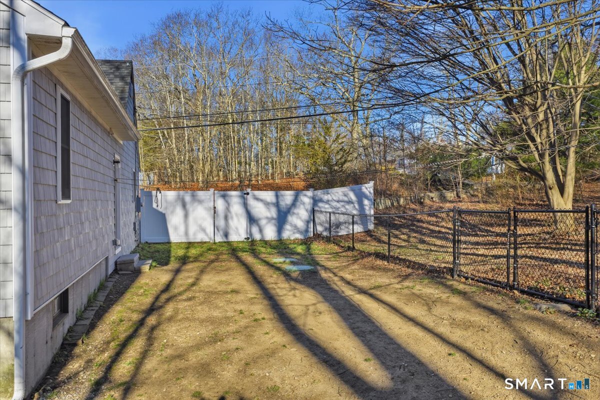1920 Center Groton Road Ledyard, CT 06339 - Photo 7 of 36
