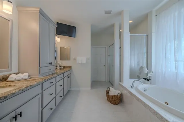 $565,000 | 27721 Kirkwood Circle, Wesley Chapel, FL 33544