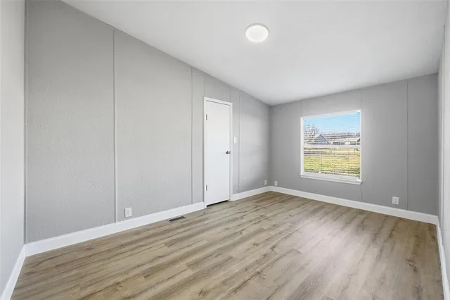 $249,999 | 111 Jody Lane, Azle, TX 76020