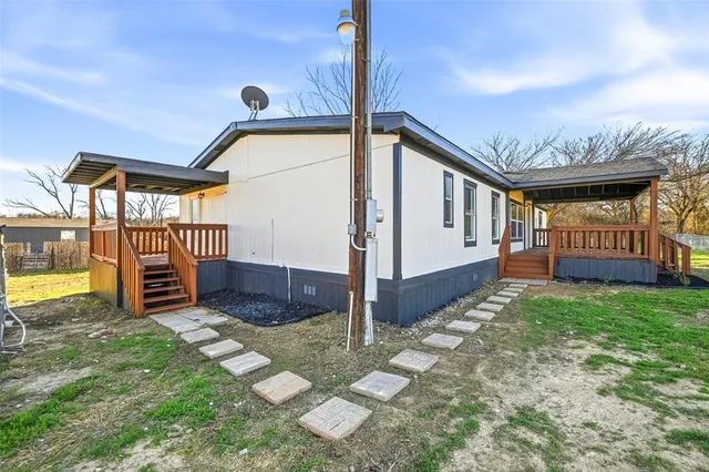 $249,999 | 111 Jody Lane, Azle, TX 76020