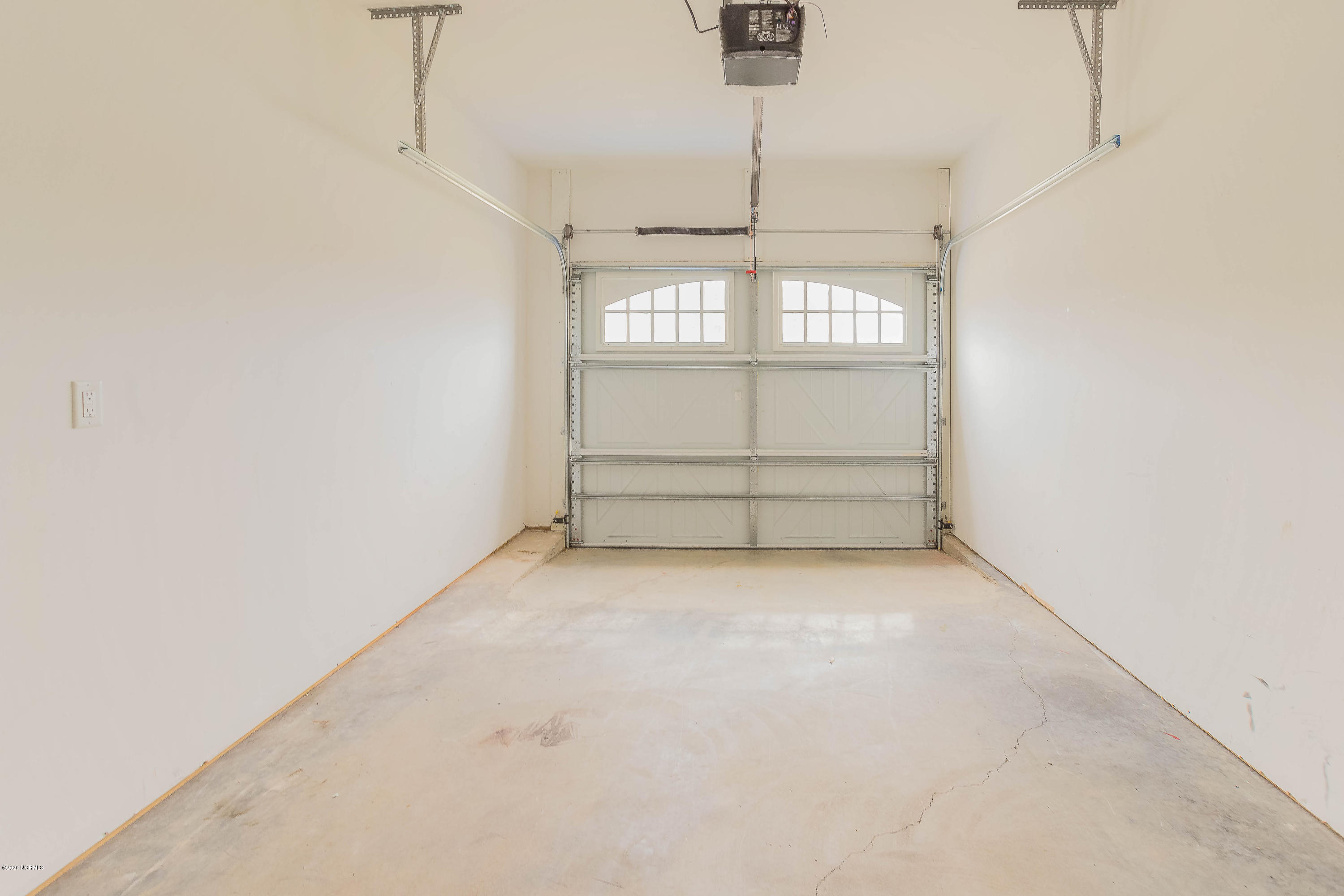 305 Winstead Loop Richlands, NC 28574 - Photo 22 of 24 22GARAGE