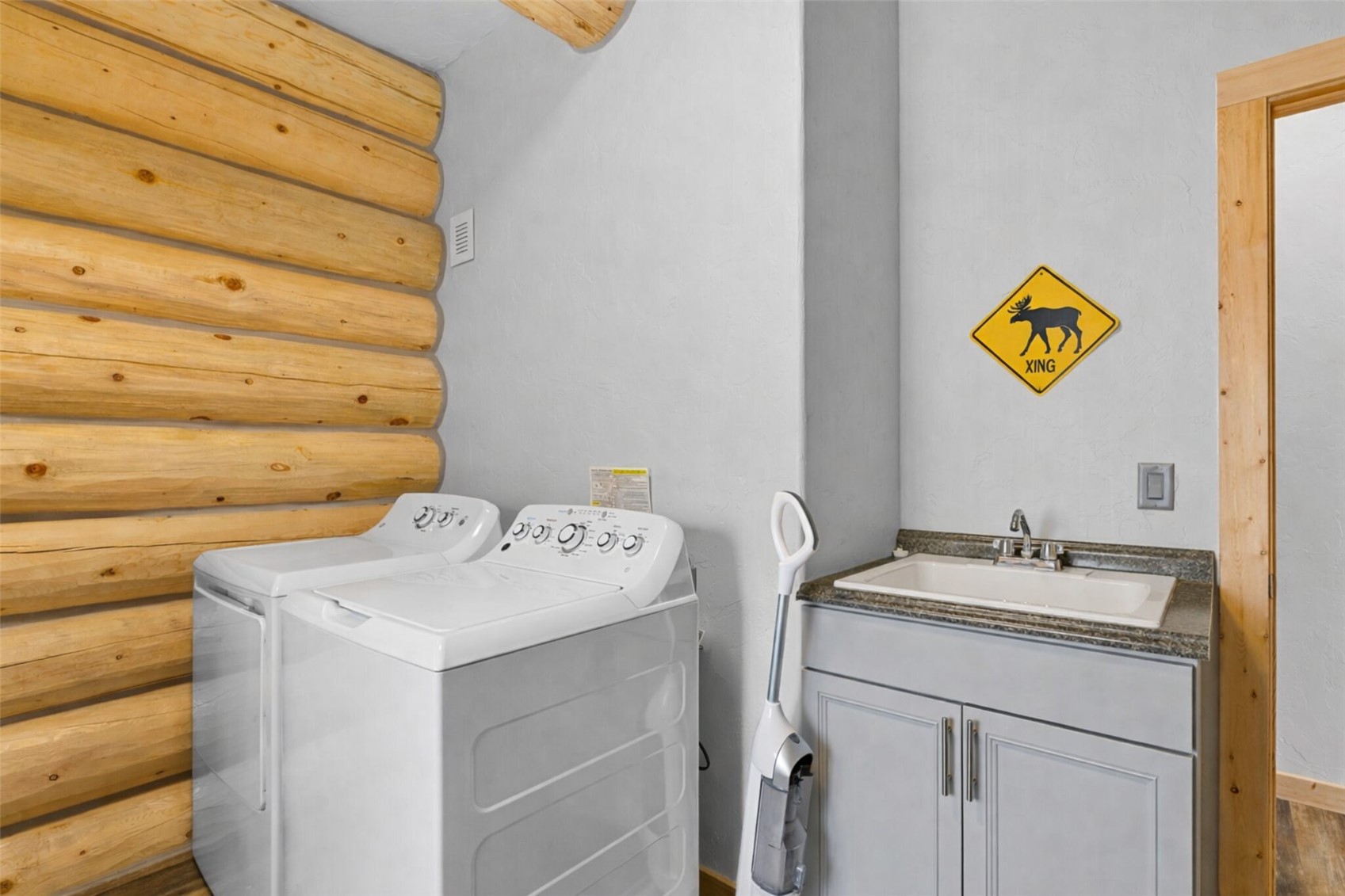 2542 High Creek Road Fairplay, CO 80440 - Photo 32 of 50 a utility room with dryer and washer