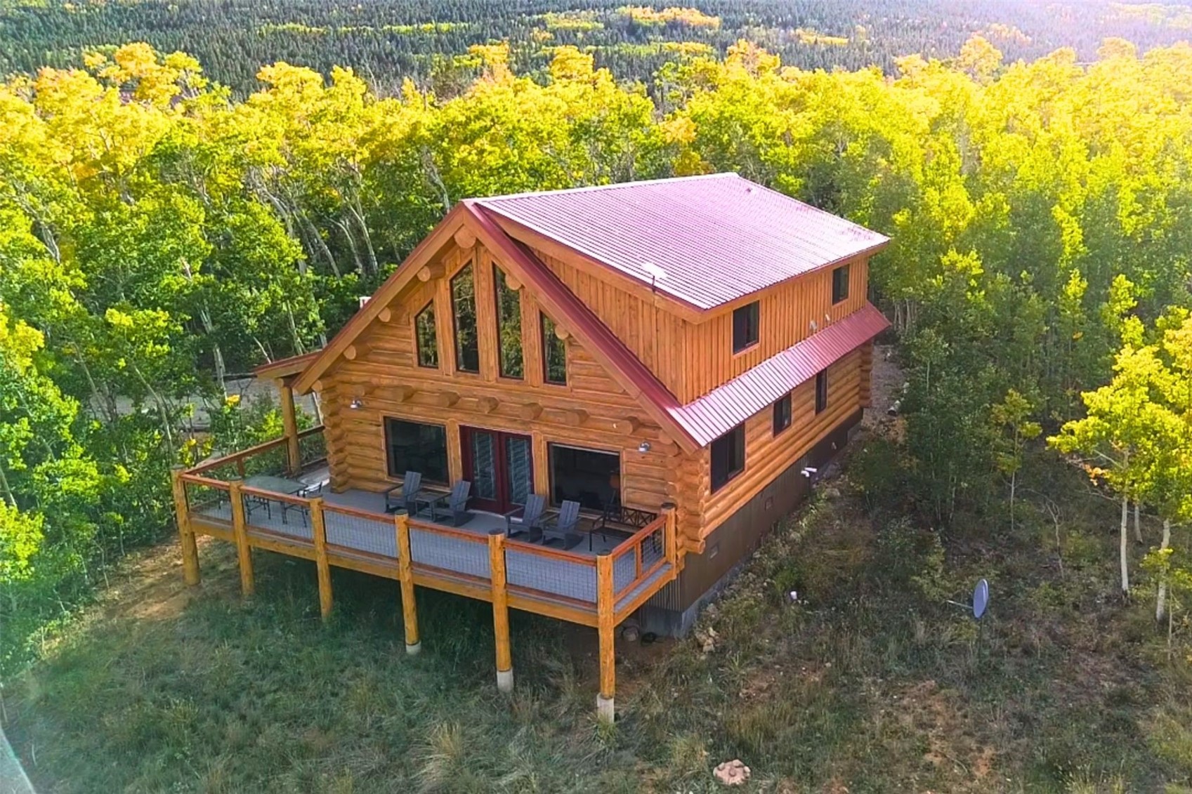2542 High Creek Road Fairplay, CO 80440 - Photo 46 of 50 a backyard of a house with table and chairs