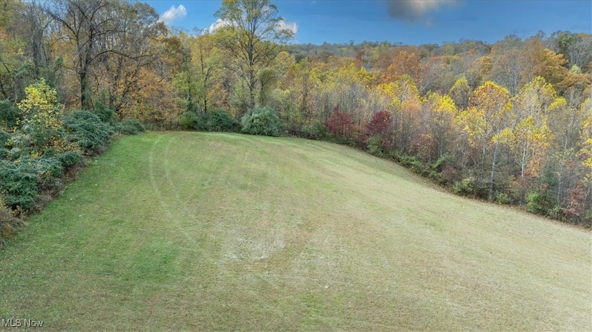 861 Roth Road Parkersburg, WV 26104 - Photo 17 of 20 View of grassy yard