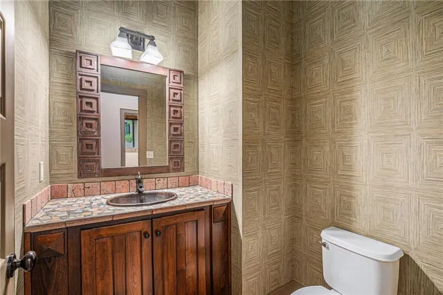 $785,000 | 9652 Pickering Street, Lenexa, KS 66227