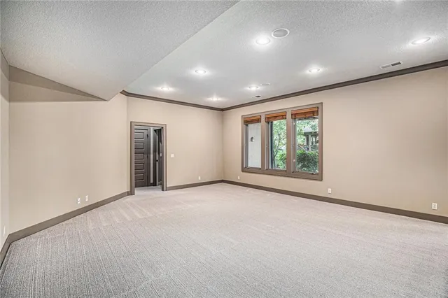 $785,000 | 9652 Pickering Street, Lenexa, KS 66227