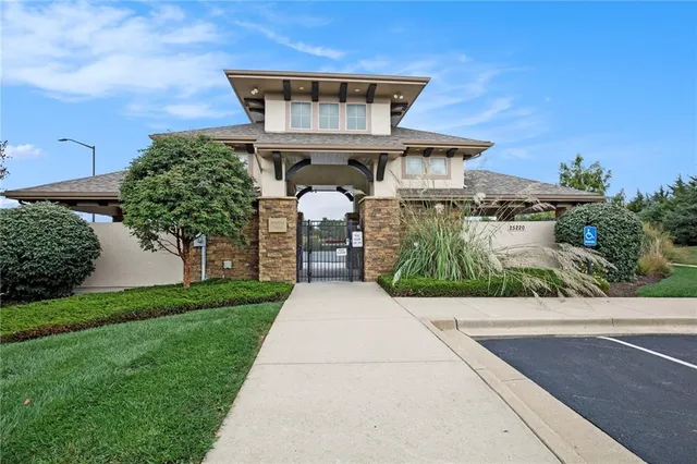 $785,000 | 9652 Pickering Street, Lenexa, KS 66227