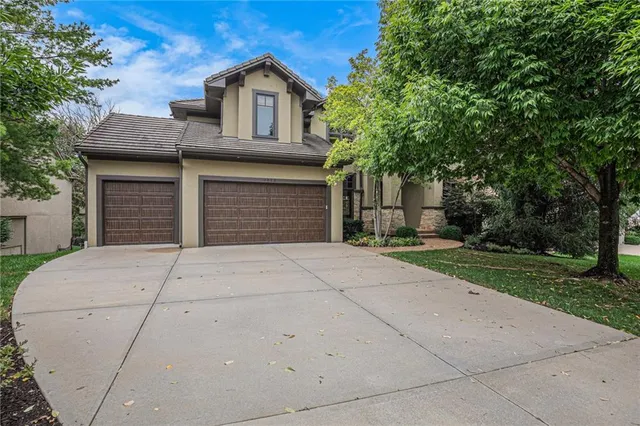 $785,000 | 9652 Pickering Street, Lenexa, KS 66227