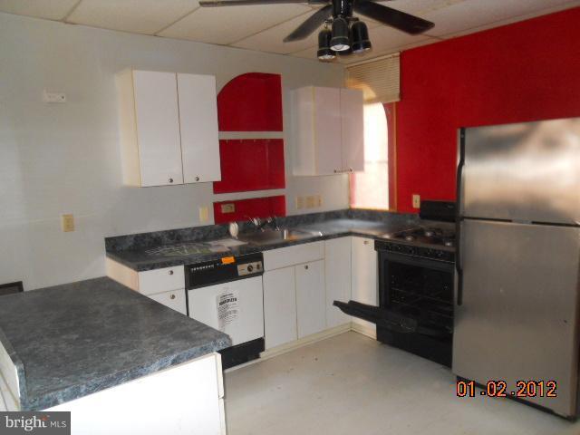 2957 Keswick Road Baltimore, MD 21211 - Photo 4 of 9 Kitchen