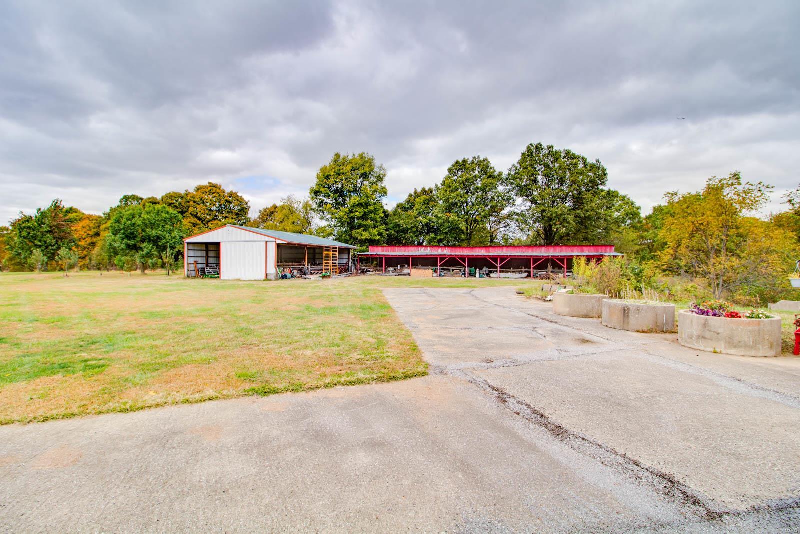 3697 Bono Road Staunton, IL 62088 - Photo 30 of 93