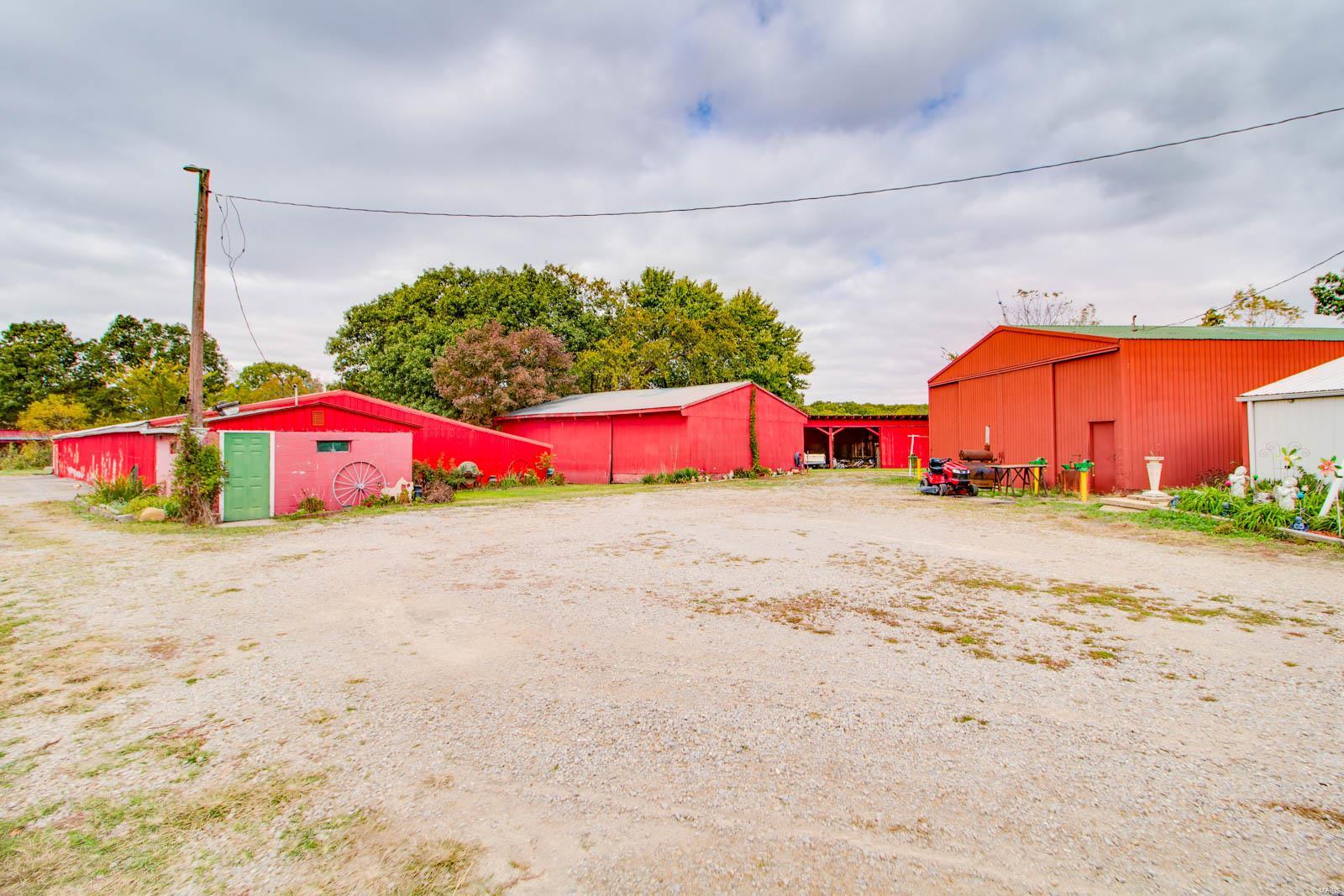 3697 Bono Road Staunton, IL 62088 - Photo 44 of 93