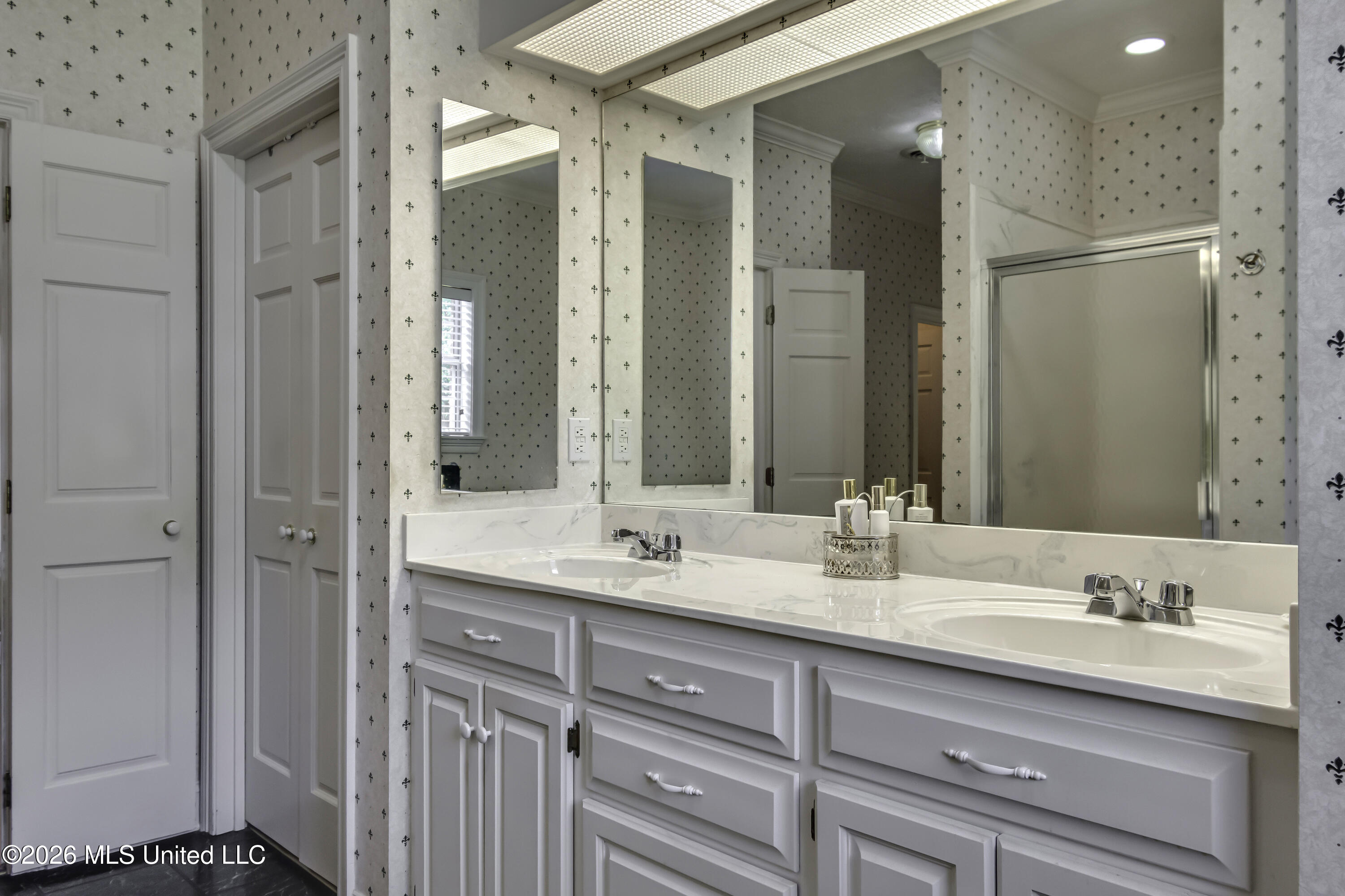 656 April Sound Pearl, MS 39208 - Photo 26 of 61 Primary Bathroom