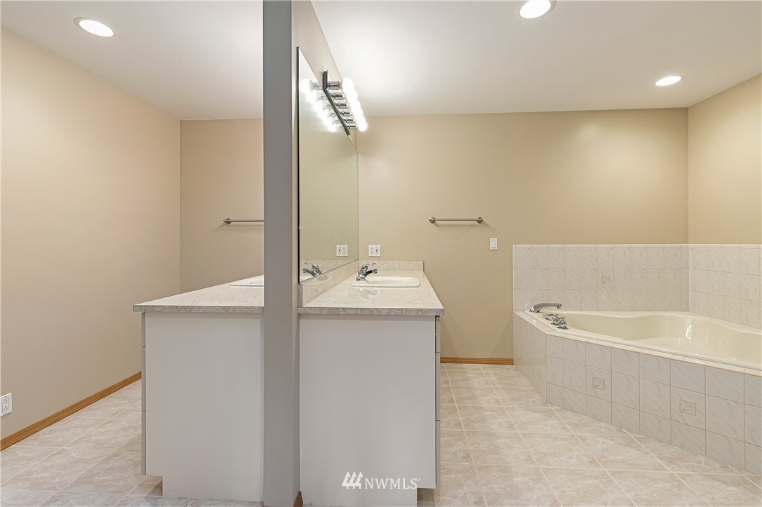 2630 North Shore Road Bellingham, WA 98226 - Photo 12 of 25 Gallery Image 12