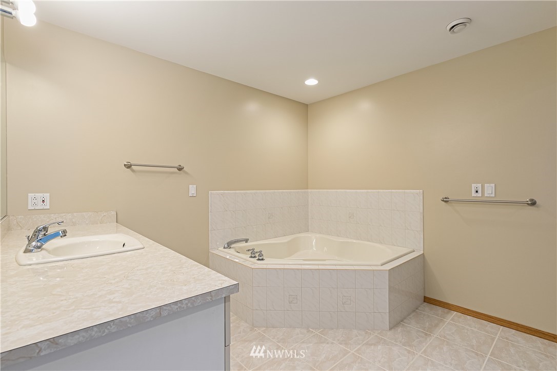 2630 North Shore Road Bellingham, WA 98226 - Photo 13 of 25 Gallery Image 13