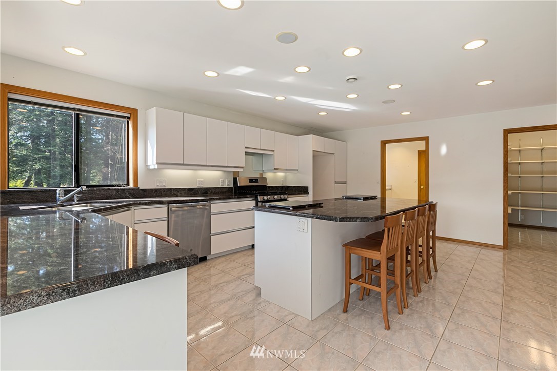 2630 North Shore Road Bellingham, WA 98226 - Photo 6 of 25 Gallery Image 6