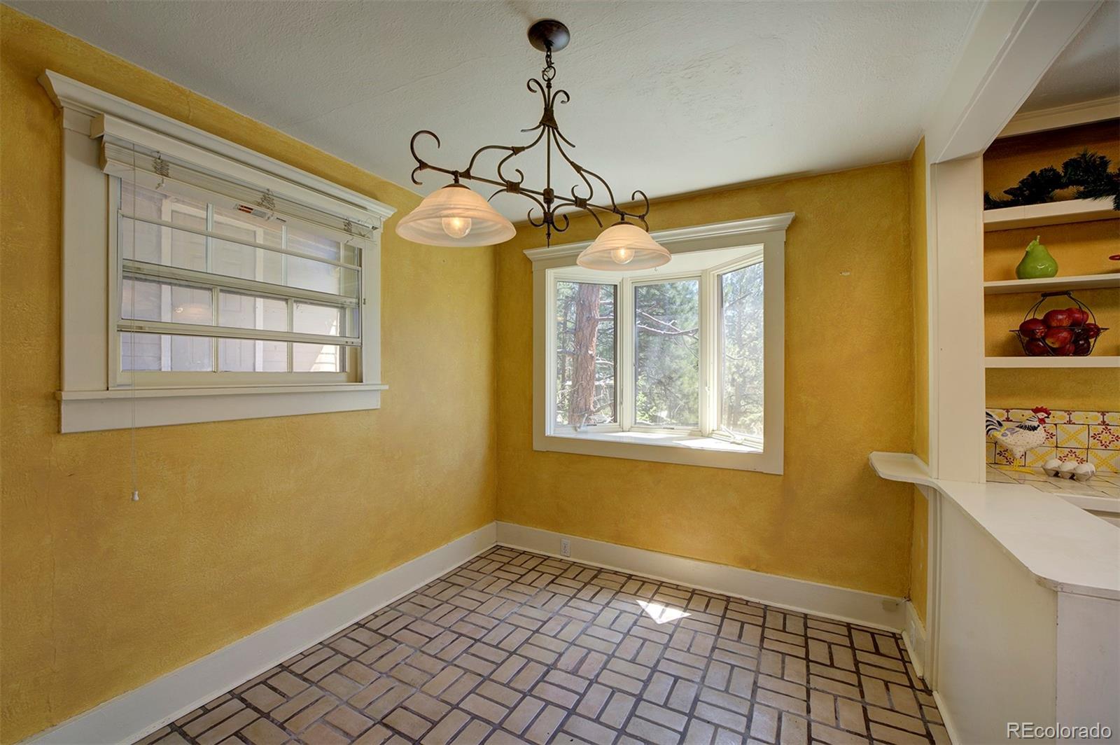 28424 Kinnikinnick Road Evergreen, CO 80439 - Photo 11 of 40 Gallery Image 11