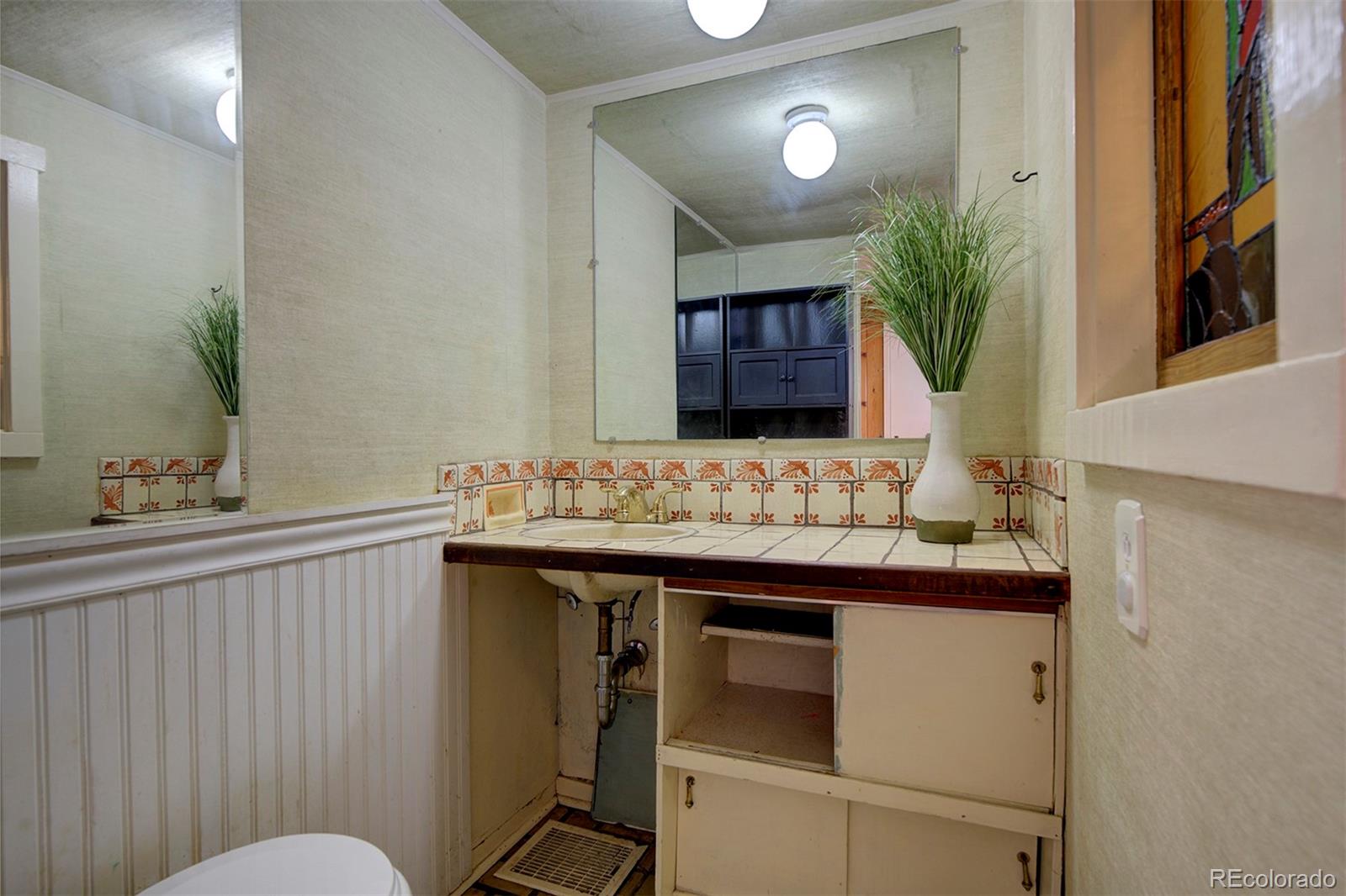 28424 Kinnikinnick Road Evergreen, CO 80439 - Photo 13 of 40 Gallery Image 13