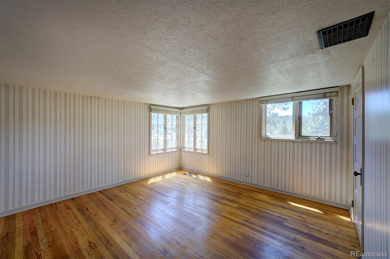28424 Kinnikinnick Road Evergreen, CO 80439 - Photo 25 of 40 Gallery Image 25