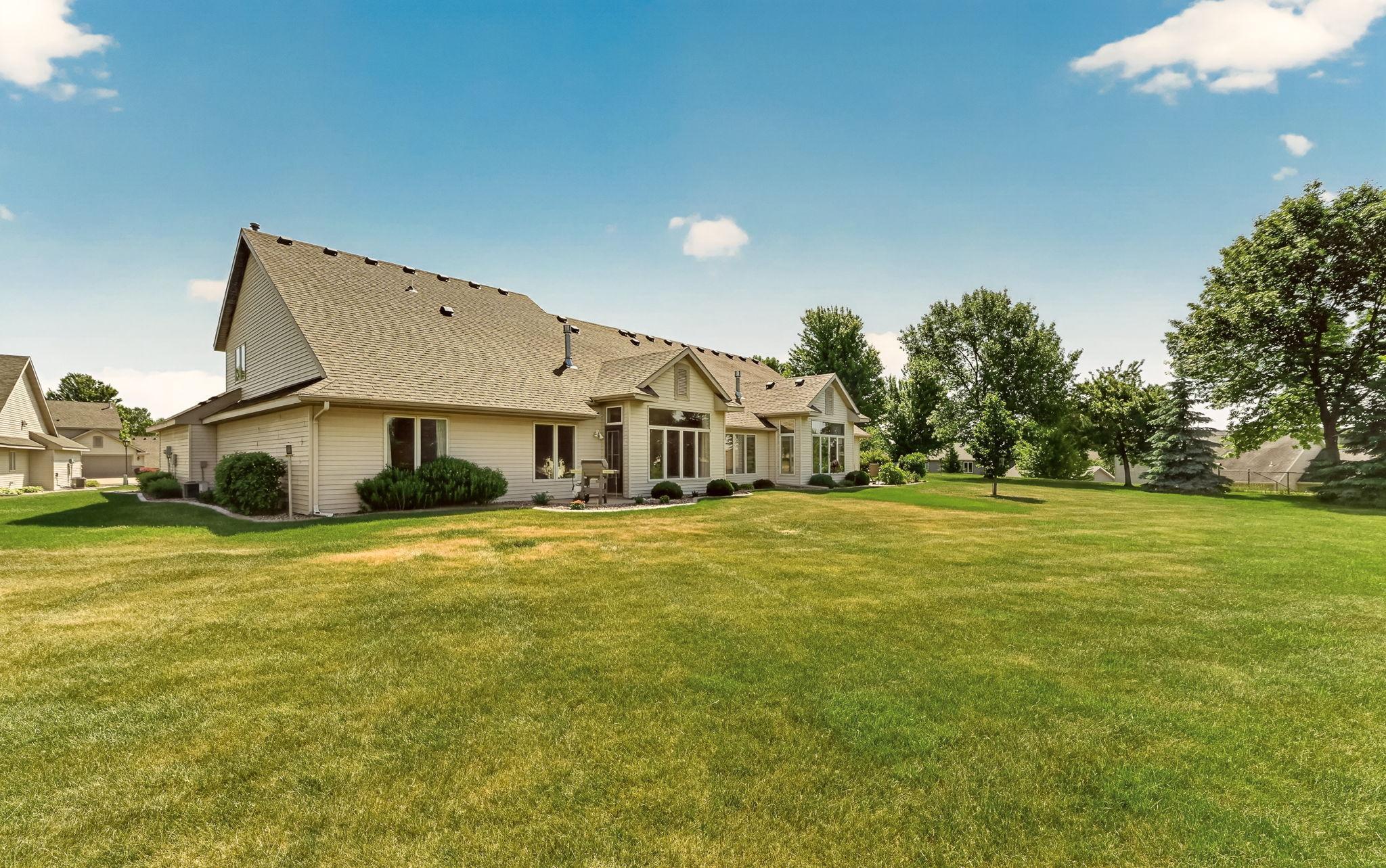 5211 Gemstone Lane Northwest Rochester, MN 55901 - Photo 3 of 33