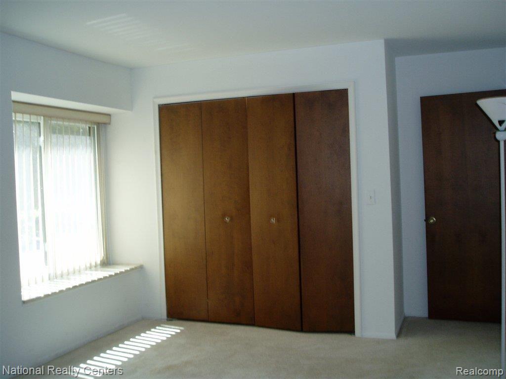 27330 Arborway Road, Unit 9 Southfield, MI 48033 - Photo 12 of 13 054.JPG