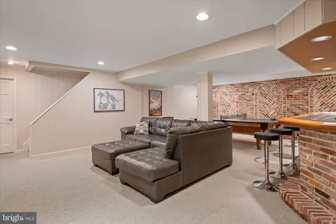 $925,000 | 8391 Vineland Court, Millersville, MD 21108