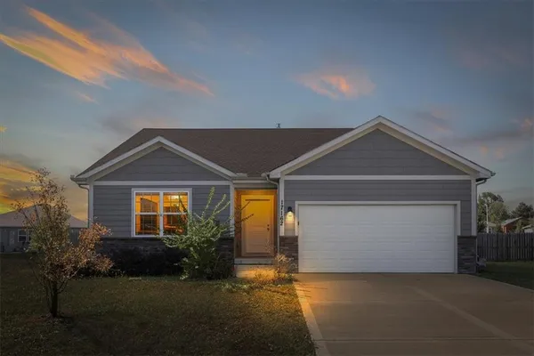 $349,900 | 17162 Pratt Street, Gardner, KS 66030