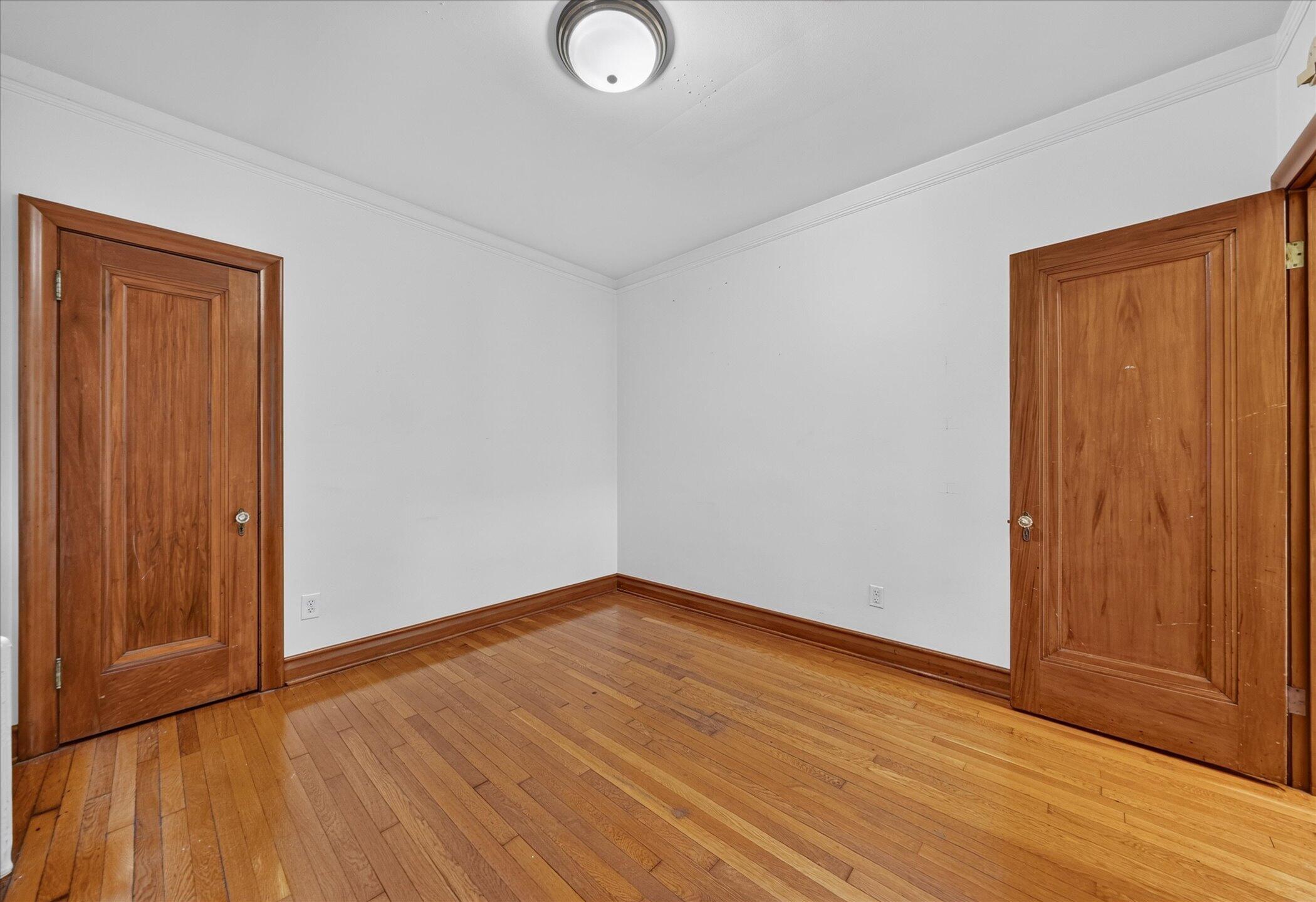 873-875 Nottingham Road Grosse Pointe, MI 48230 - Photo 15 of 37 Lower - Bedroom