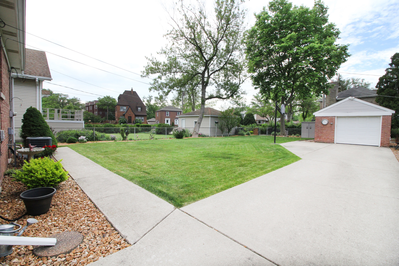 8423 Riverside Avenue Brookfield, IL 60513 - Photo 26 of 28 a house with garden area