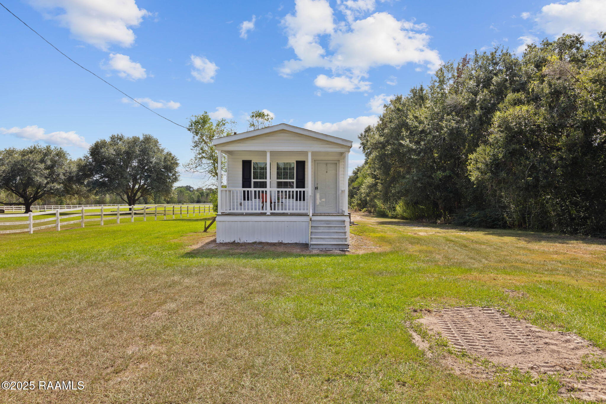 7823 Hoover Road Maurice, LA 70555 - Photo 2 of 21 2-web-or-mls-7823 Hoover Rd-2 - Copy