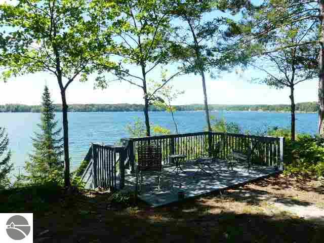 9199 North Long Lake Road Traverse City, MI 49685 - Photo 3 of 15 1719620-2.JPG