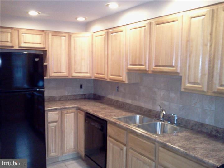 7551 Brentwood Road Philadelphia, PA 19151 - Photo 4 of 9 Gallery Image 4