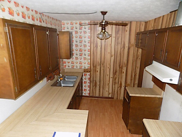 3294 South Lizella Road Lizella, GA 31052 - Photo 10 of 17 a room with wooden floor and furniture