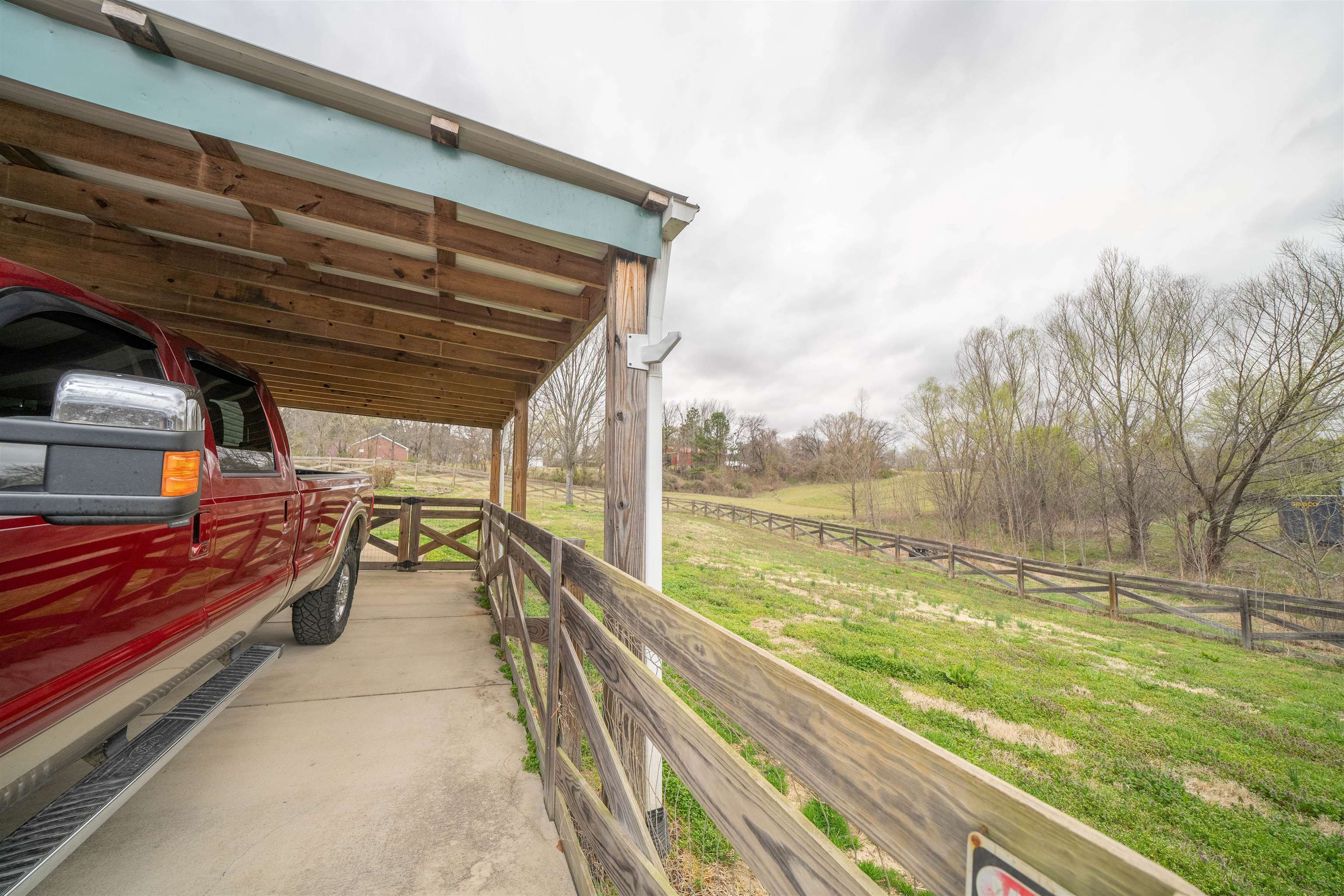 3740 Charles Bartlett Road Millington, TN 38053 - Photo 4 of 36 a view of a balcony with an outdoor space