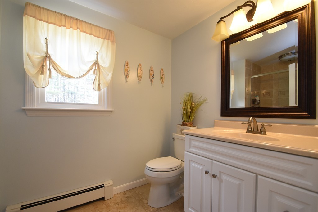 124 Planting Field Road Marshfield, MA 02050 - Photo 9 of 20 Gallery Image 9